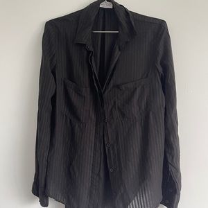 BELLA DAHL shadow stripe long sleeve shirt in BLACK size S swith pockets